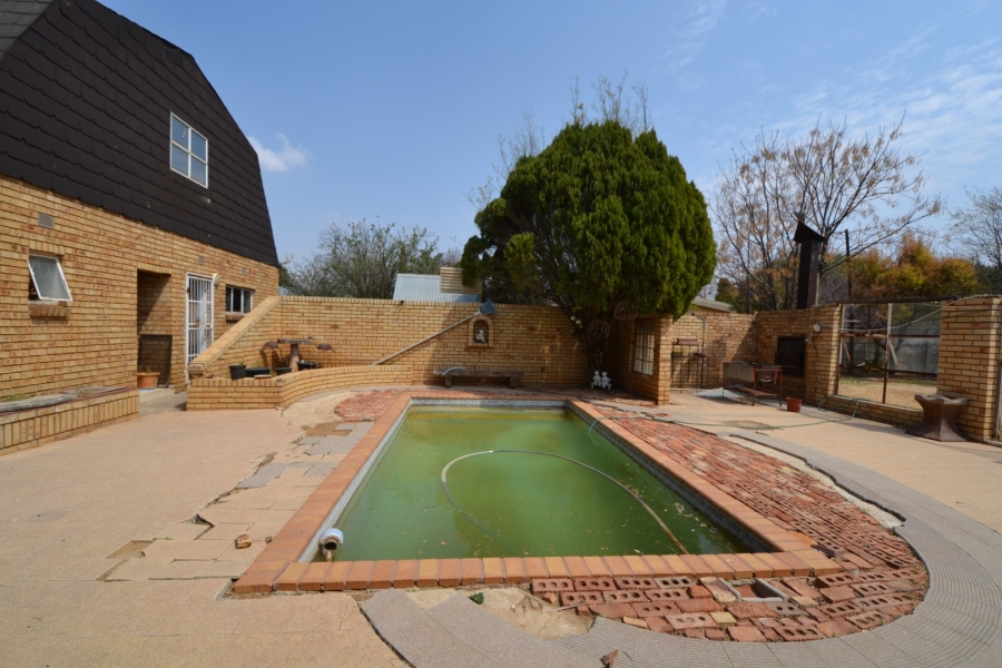 4 Bedroom Property for Sale in Hennenman Free State